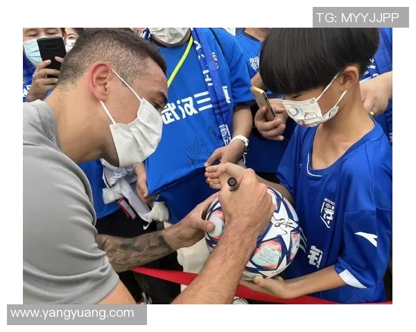 全网球迷热情发起为国家队加油活动 全民参与助力球队冲刺荣耀时刻 全网球迷热情发起为国家队加油活动 全民参与助力球队冲刺荣耀时刻